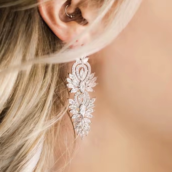 Marquis Elegant Diamond Silver Crystal Earrings - Picture 4 of 5